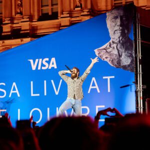 Live at Le Louvre